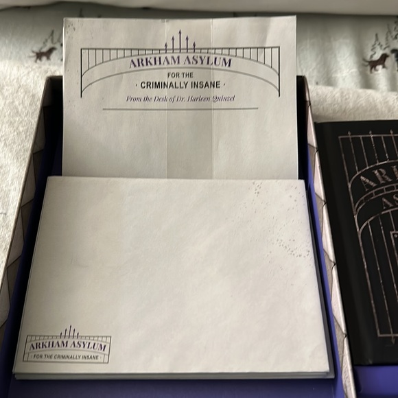 Dc. Dr Harleen Quinzel Arkham asylum stationary nwt - Picture 2 of 4
